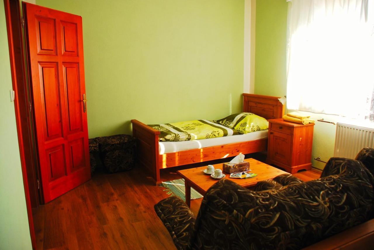 Hostinec A Penzion U Rezku Jistebnice ภายนอก รูปภาพ
